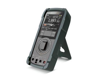 集成多台测试仪器功能的万用表